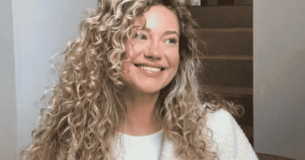 Os 7 melhores ativadores de cachos testados e aprovados — produtos para definir, hidratar e dar brilho aos cabelos cacheados.”